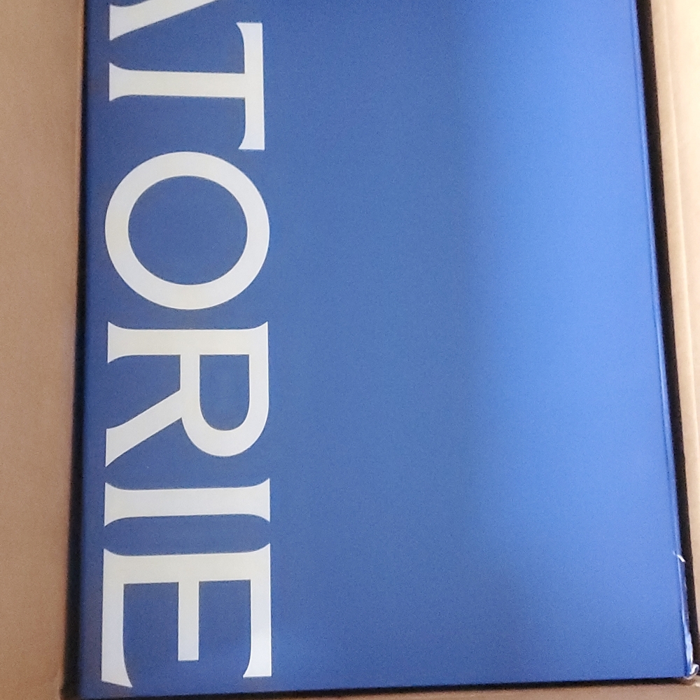 Atorie Big Blue Logo Gift Box - Picture 2 of 9